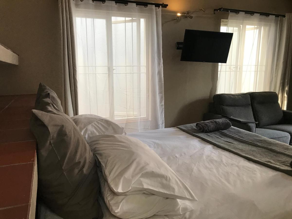 Aluve Guesthouse Johannesbourg Extérieur photo